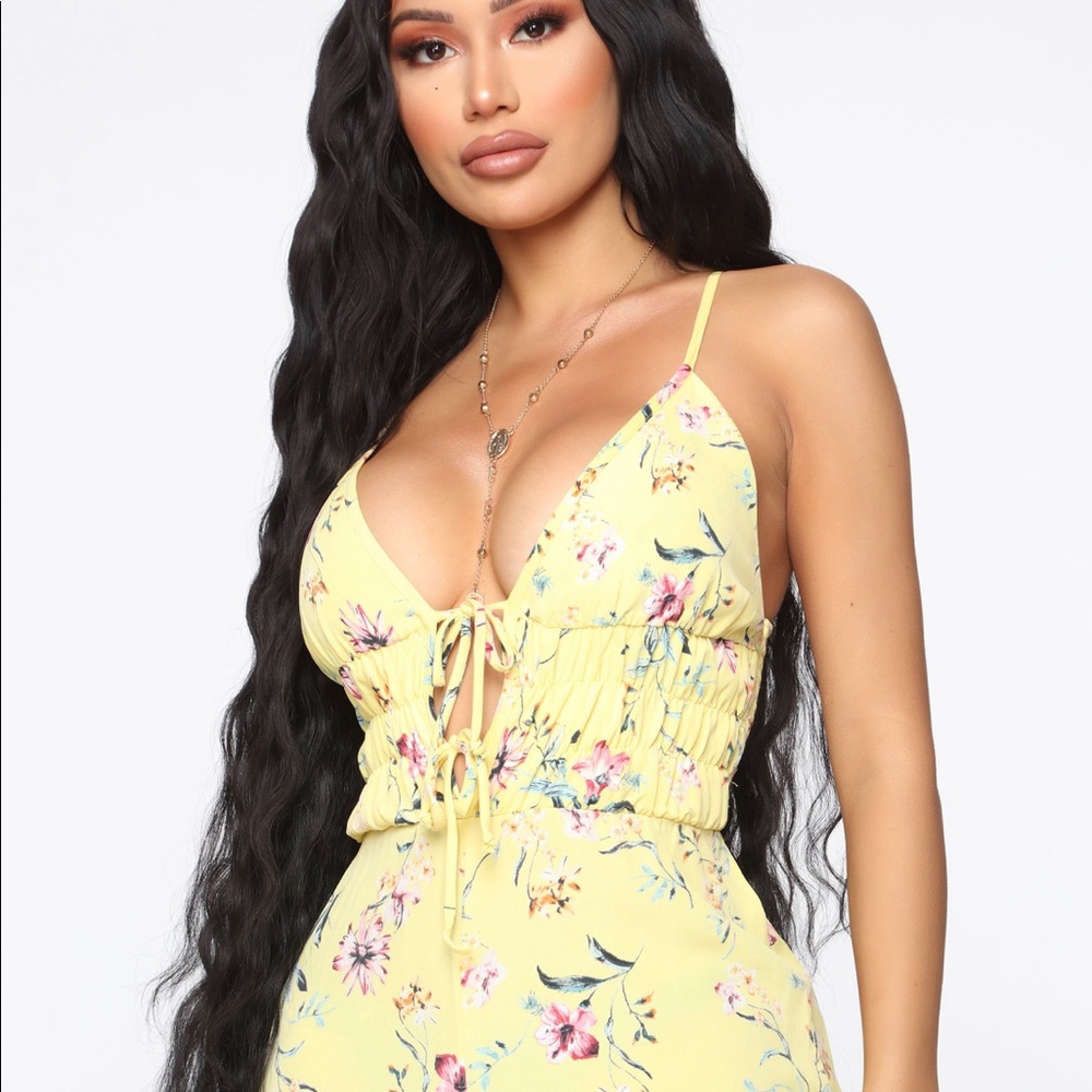 NWT YELLOW FLORAL JUMPSUIT FASHION NOVA